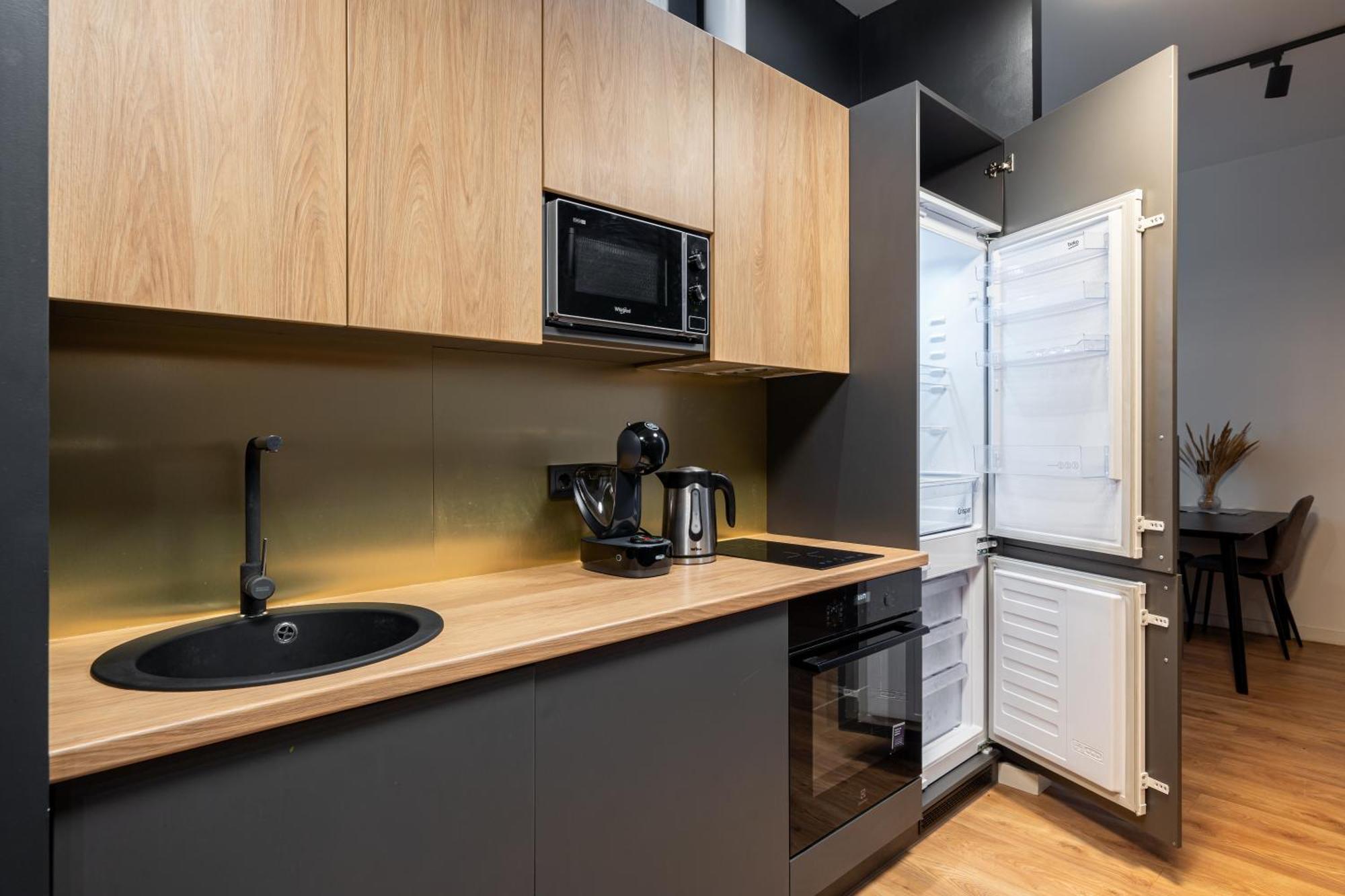 Lienes Iela Gem 1Br Apartment With Fireplace In Historic Unesco Center รีกา ภายนอก รูปภาพ