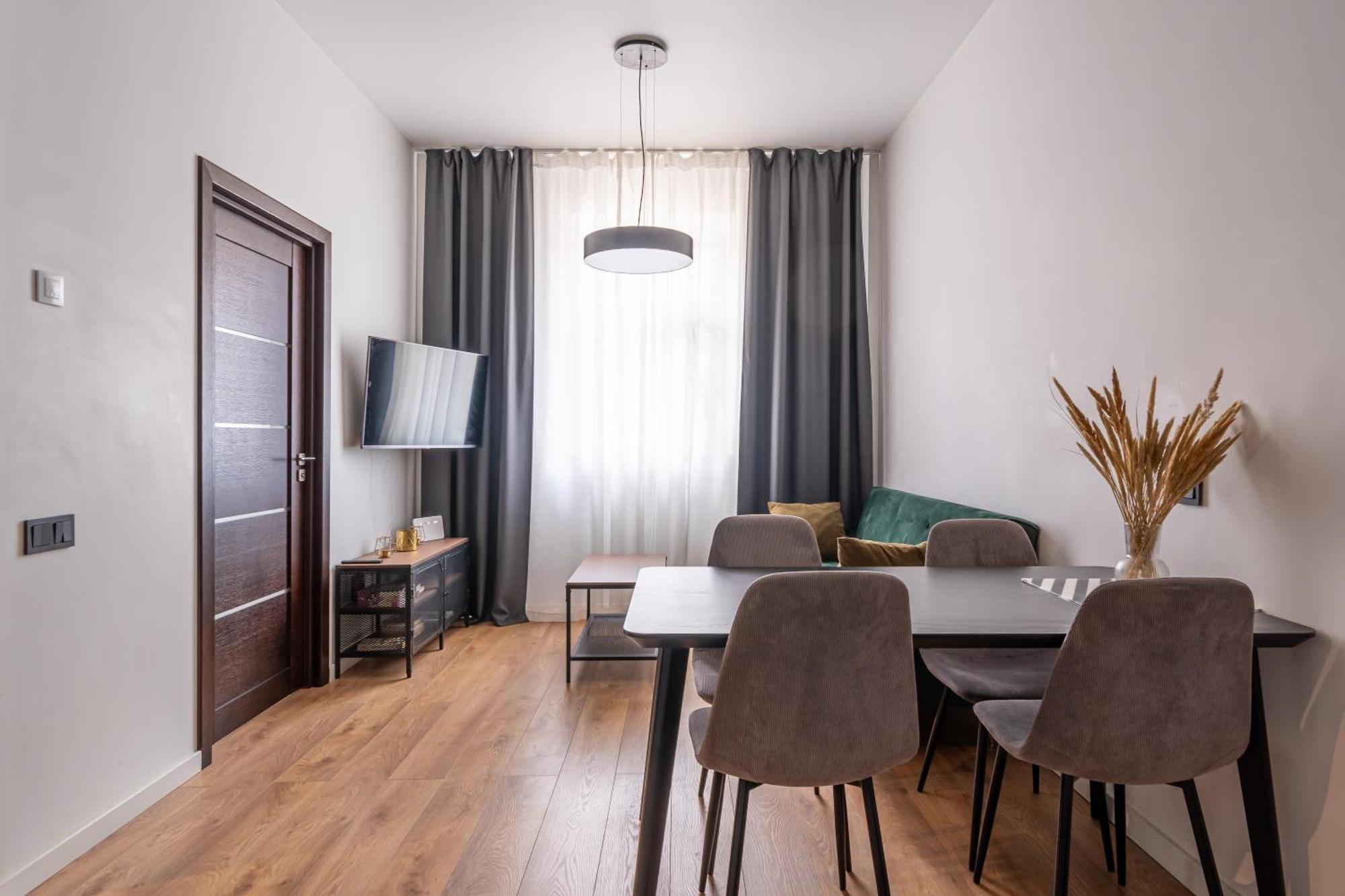 Lienes Iela Gem 1Br Apartment With Fireplace In Historic Unesco Center รีกา ภายนอก รูปภาพ