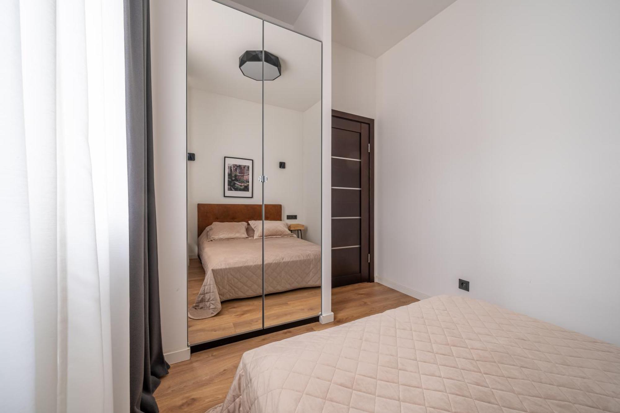 Lienes Iela Gem 1Br Apartment With Fireplace In Historic Unesco Center รีกา ภายนอก รูปภาพ