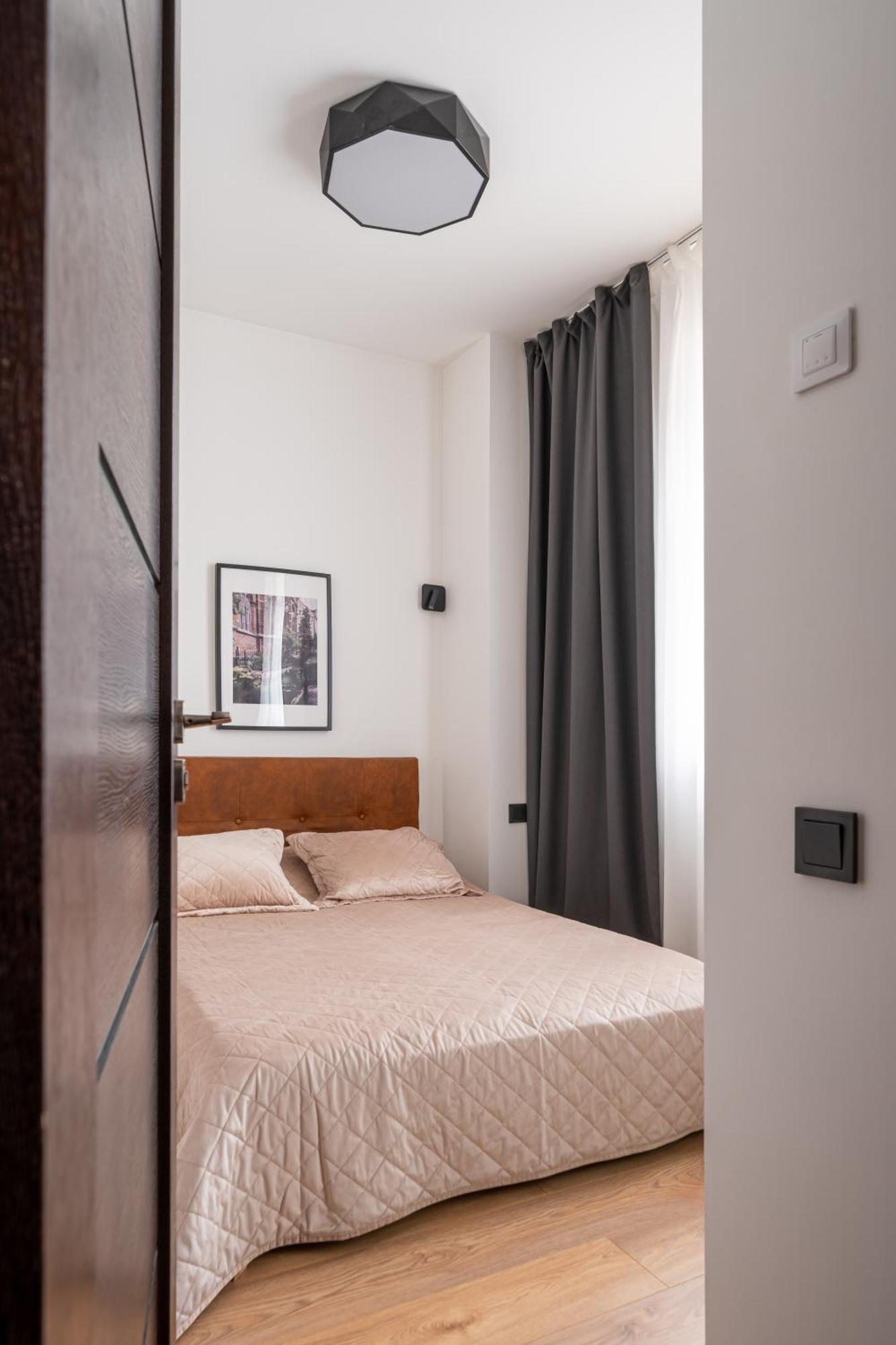 Lienes Iela Gem 1Br Apartment With Fireplace In Historic Unesco Center รีกา ภายนอก รูปภาพ